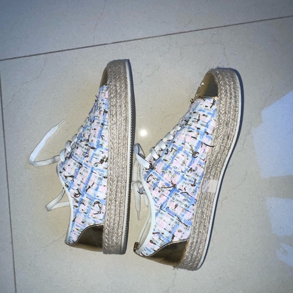 Shoes - Picture 5 of 8